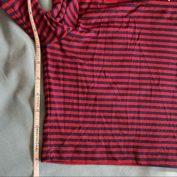 Lisakai Long Sleeve Crop Top - Picture 7 of 11